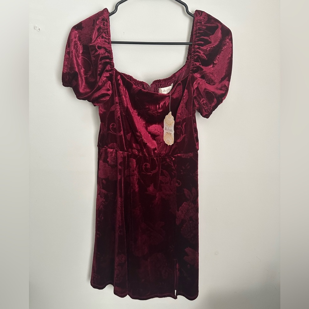 *NWT* ALTAR’D STATE VELVET FLORAL DRESS